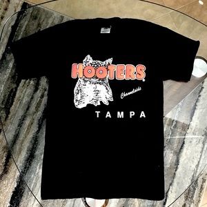 Vintage Hooters T-shirt